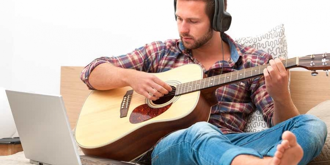 15 Great Reasons to Choose Online Guitar Lessons