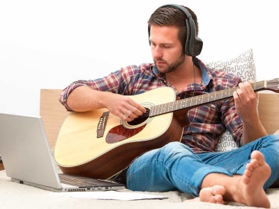 15 Great Reasons to Choose Online Guitar Lessons 15 Great Reasons to Choose Online Guitar Lessons